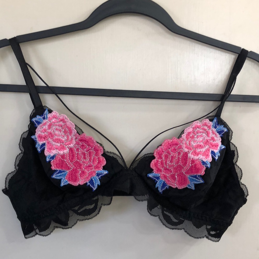 Victoria’s Secret PINK lace bra